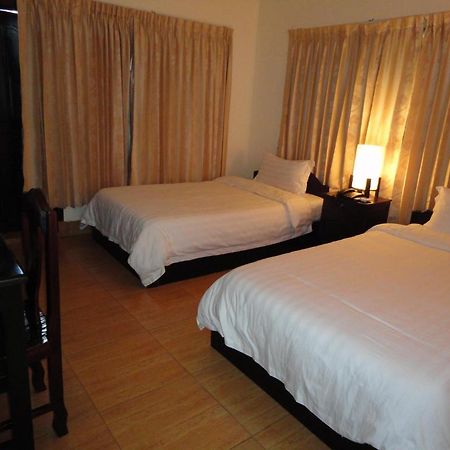 Trasak Pa-Em Hotel & Restaurant Phnom Penh Eksteriør billede